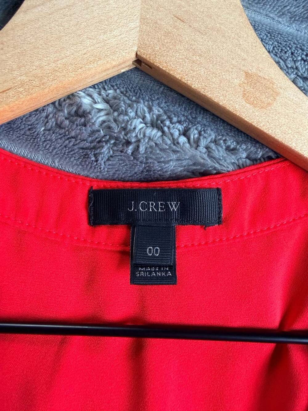 ☀️J.Crew Red Cap Sleeve Blouse Size 00 Lightweight Flowy Resortwear Office - Picture 3 of 6